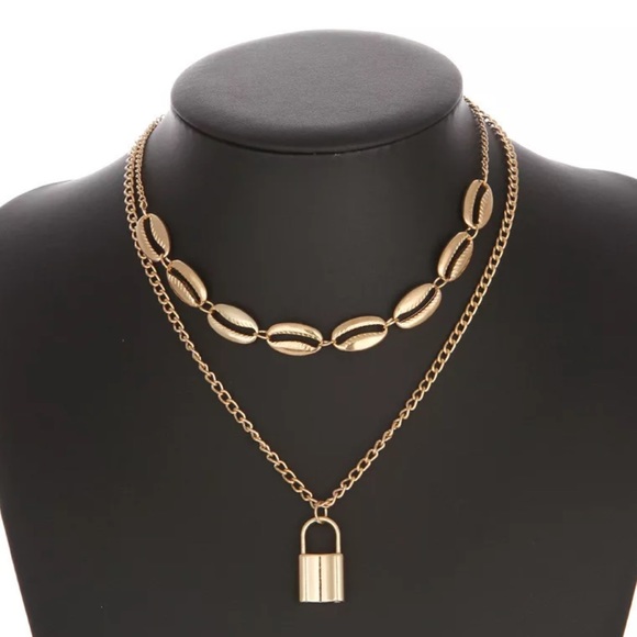 NEW 🌸 Gold Double strand shell padlock necklace - Picture 4 of 4